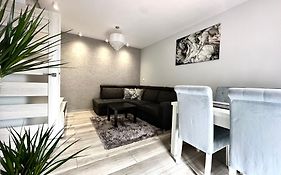 Czartoryskiego Apart - Self Check-In 20h - Parking &Lift&50m Terrace